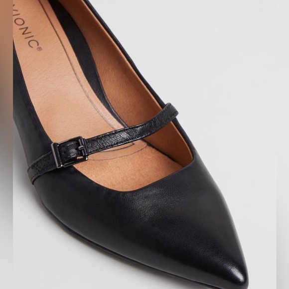 Vionic Shoes - Women’s Vionic Minnie Black Leather Pointed Toe Kitten Heel